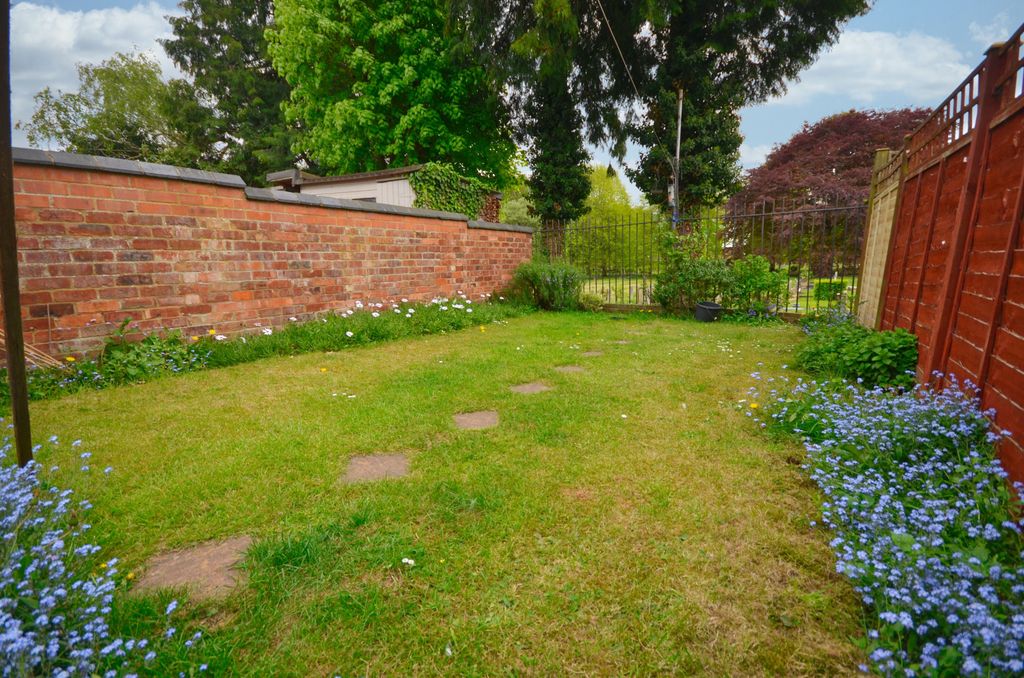 Property photo 2 of 28