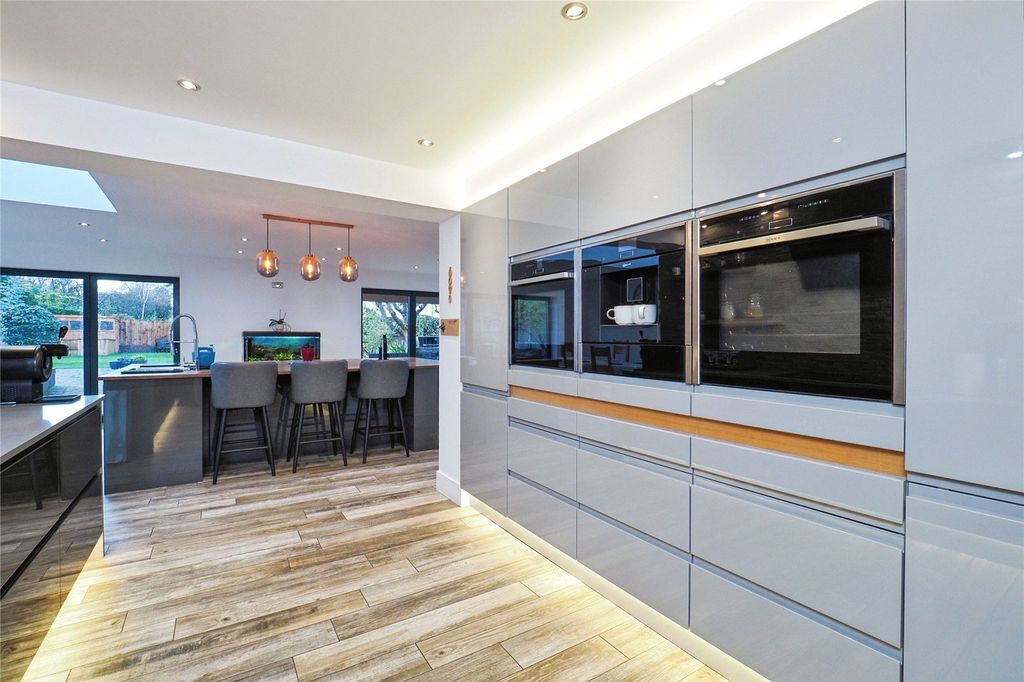 Property photo 2 of 24 Picture No. 52