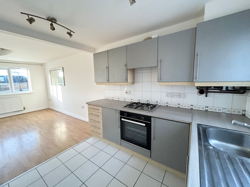 Property photo 3 of 7 Kitchen