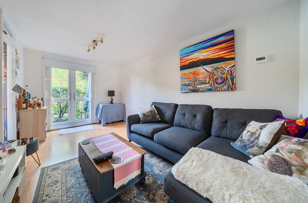 Property photo 2 of 16 1447752-11-69E0ba...