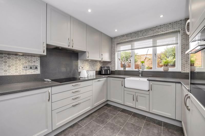 Property photo 3 of 14 Kitchen