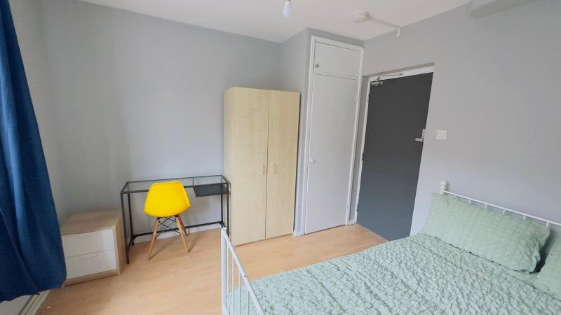 Property photo 3 of 14 Room 4- £750 Available 30/10/2025