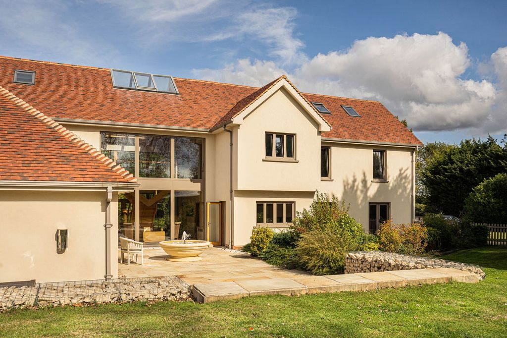 Property photo 2 of 61