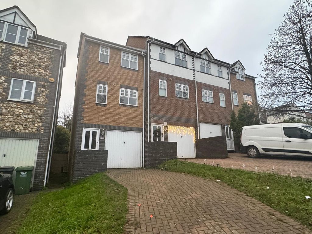 Property photo 1 of 10 Picture No. 15