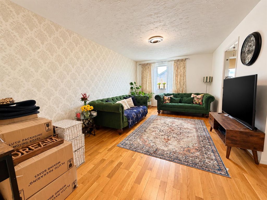 Property photo 1 of 6 Lounge 1.Jpg