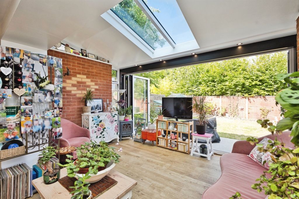 Property photo 3 of 12