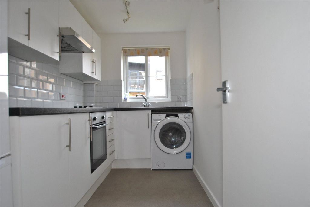 Property photo 2 of 8 Picture No. 01