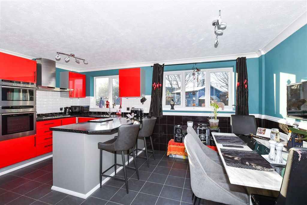 Property photo 3 of 11 Kitchen/Dining Area