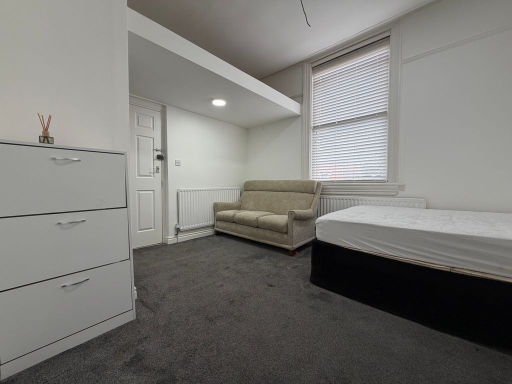 Property photo 3 of 6 Image