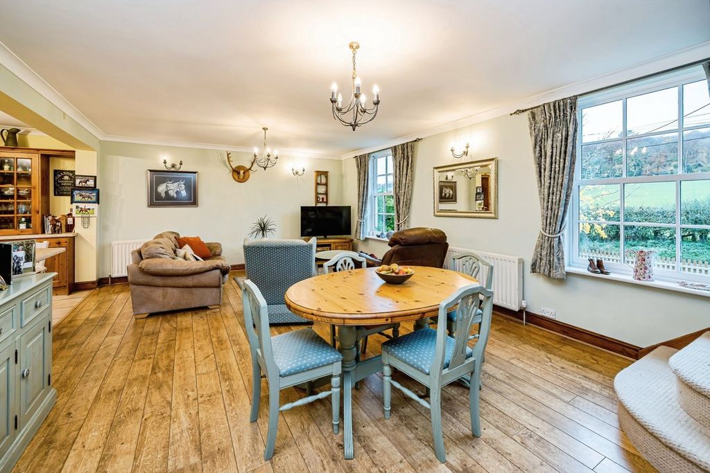 Property photo 2 of 25