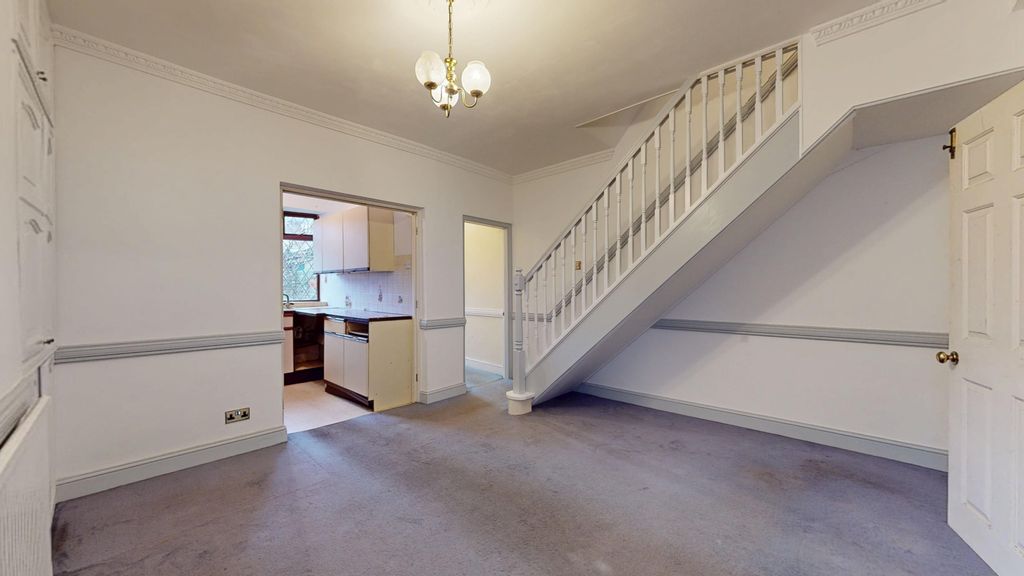 Property photo 3 of 12 65 Grove Hill, South Woodford, London, E18 2Ja