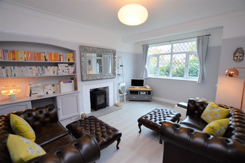 Property photo 2 of 19 1 Short Way Living Room.Jpg