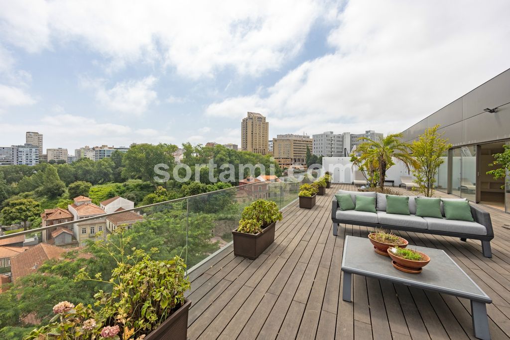Property photo 1 of 70