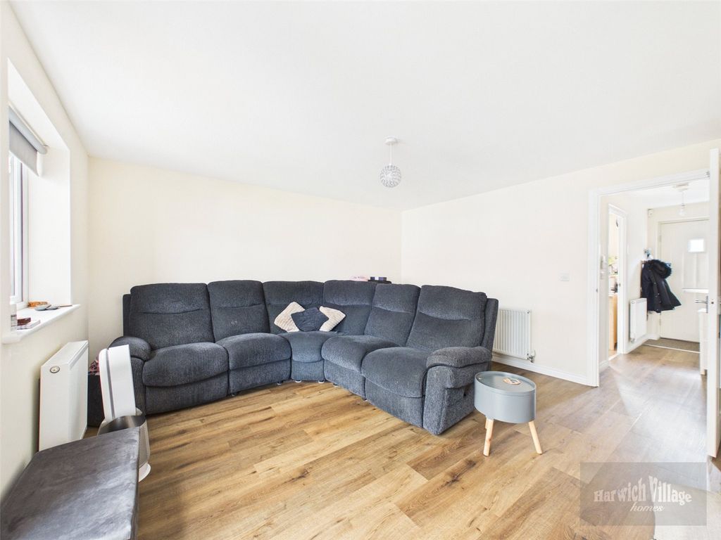 Property photo 3 of 16 Picture 3