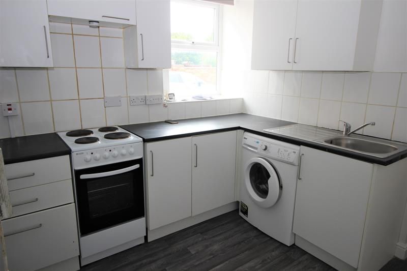 Property photo 3 of 5 Kitchen