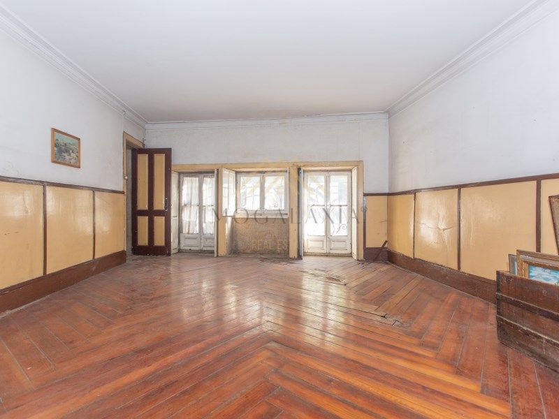 Property photo 3 of 46