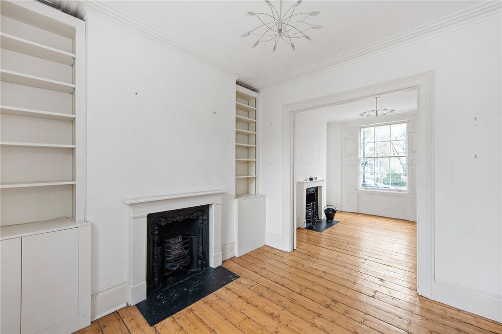 Property photo 2 of 18 Picture No. 37