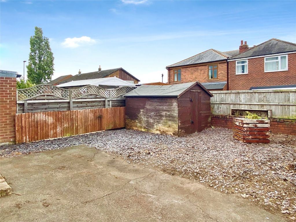 Property photo 2 of 7 Picture No. 16