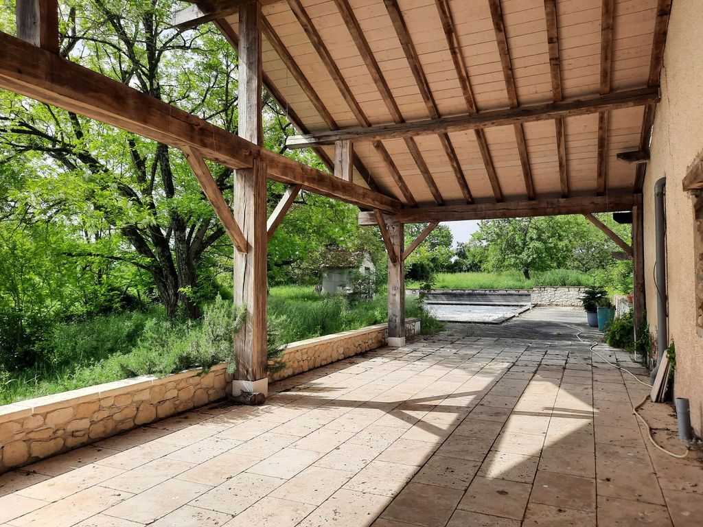 Property photo 2 of 22