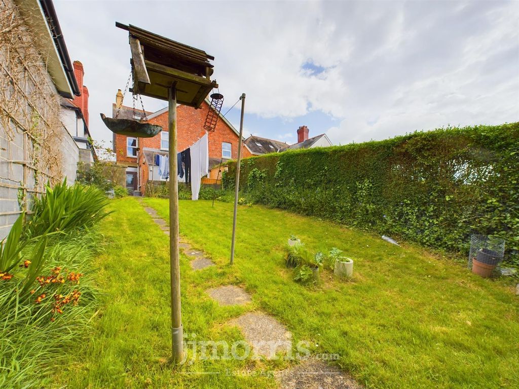 Property photo 2 of 54