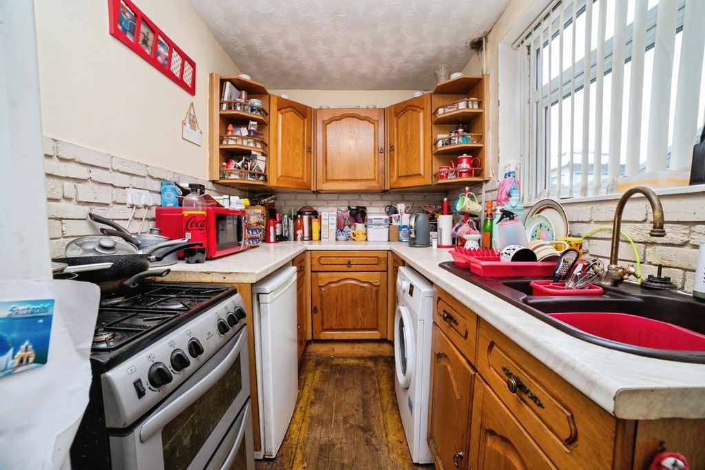 Property photo 3 of 16 Pbox-Img.Jpg