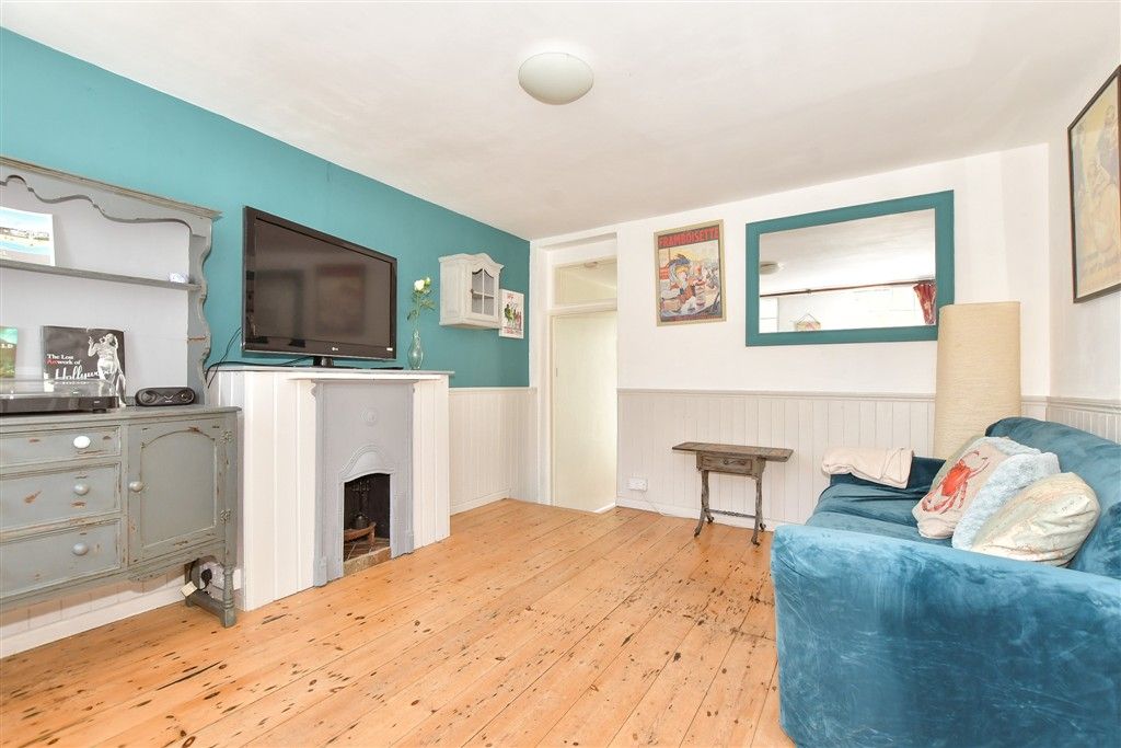 Property photo 2 of 8 Lounge