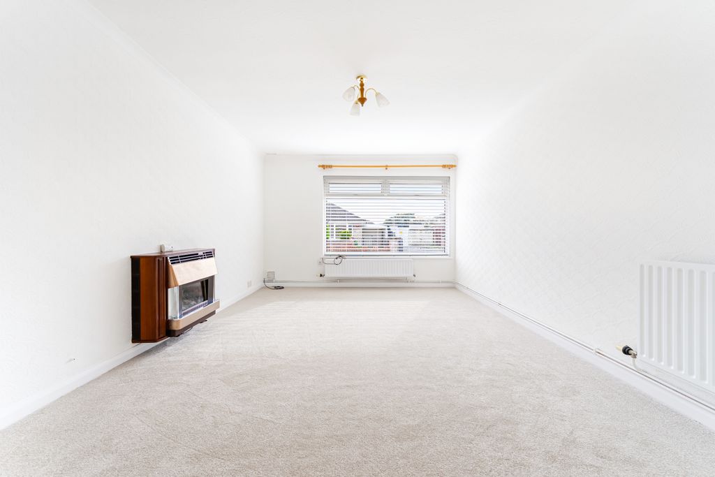 Property photo 3 of 16 Gallery