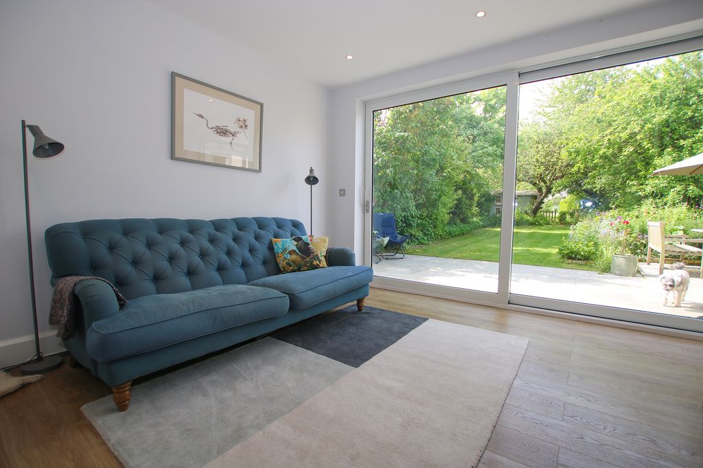 Property photo 2 of 33