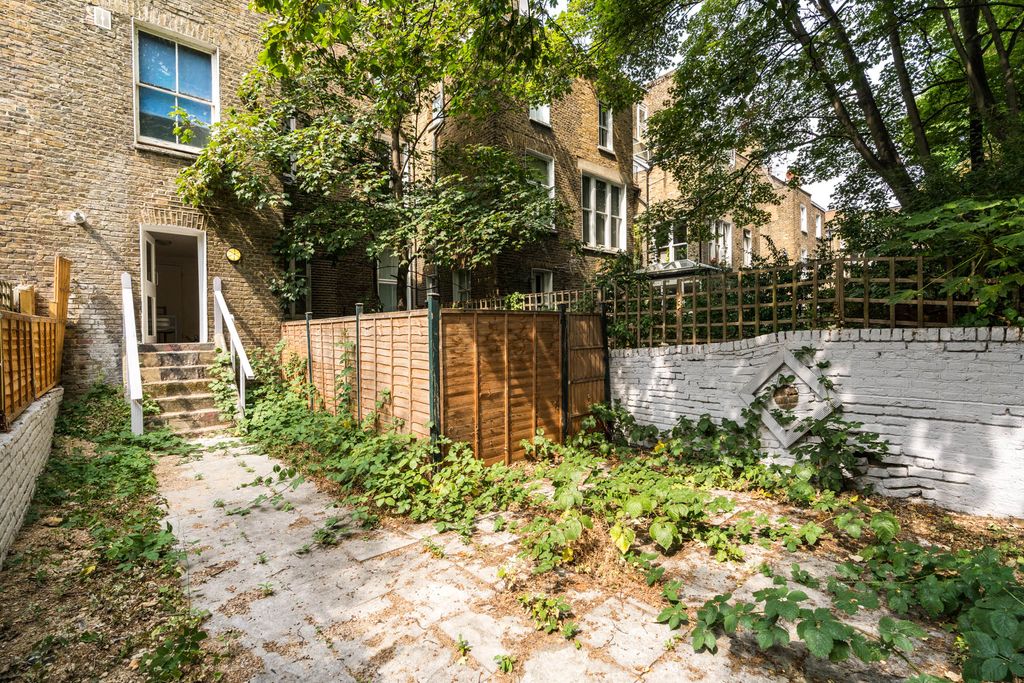 Property photo 2 of 11