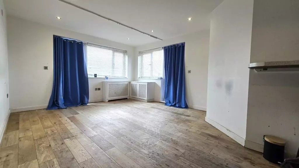 Property photo 1 of 4