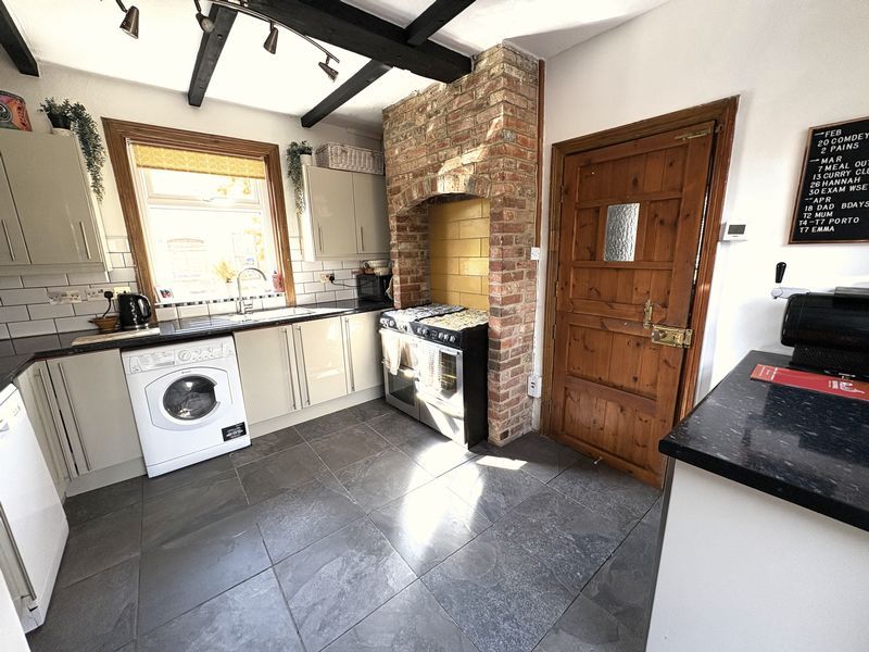 Property photo 1 of 11 Photo 6
