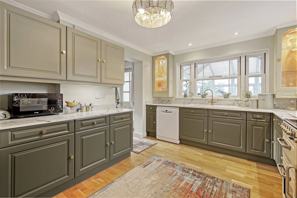 Property photo 3 of 16 Kitchen
