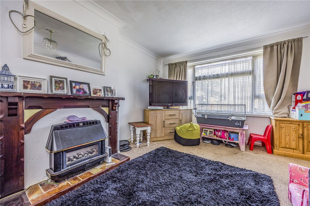 Property photo 2 of 16 Picture No. 18