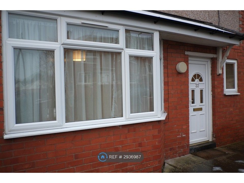 Property photo 2 of 35