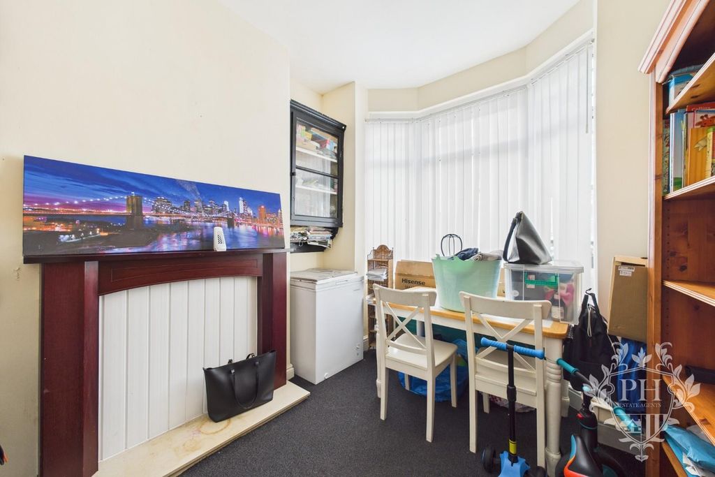 Property photo 3 of 10 Cam01415G0-Pr0451-Still016.Jpg