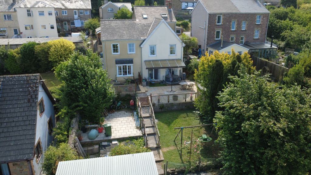 Property photo 2 of 37