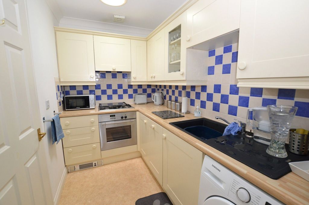 Property photo 3 of 11 Picture No. 17