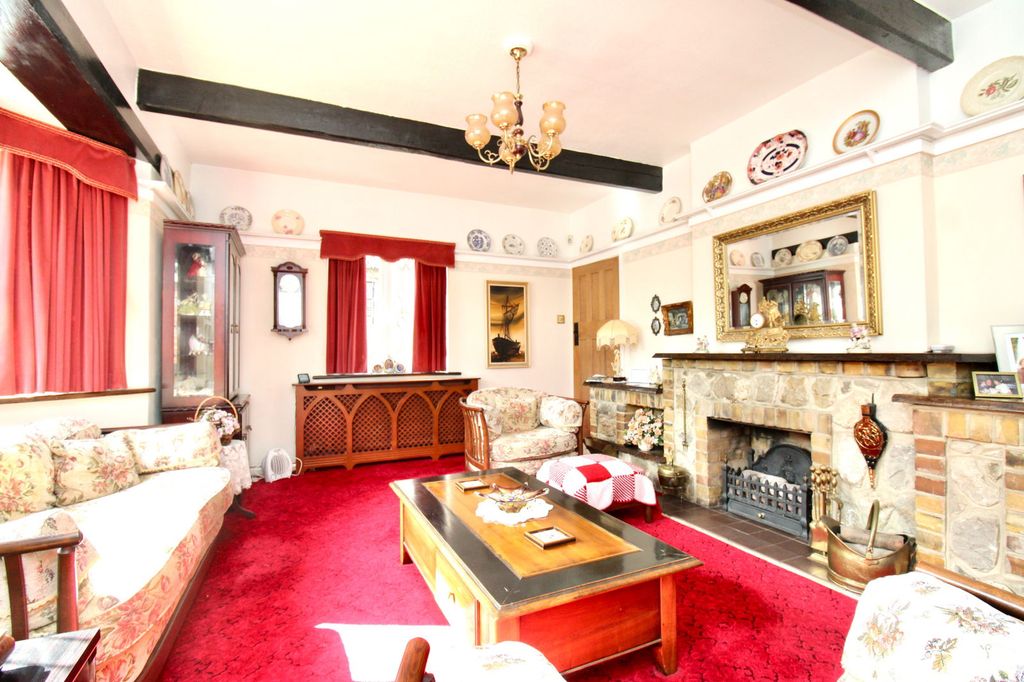 Property photo 2 of 18