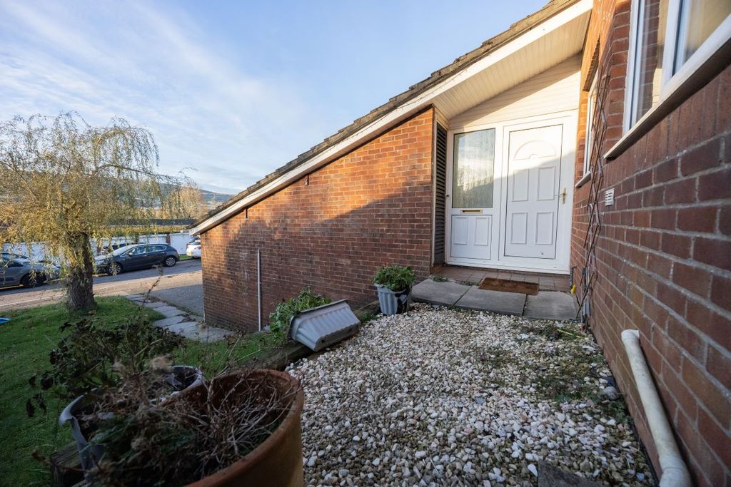 Property photo 2 of 24