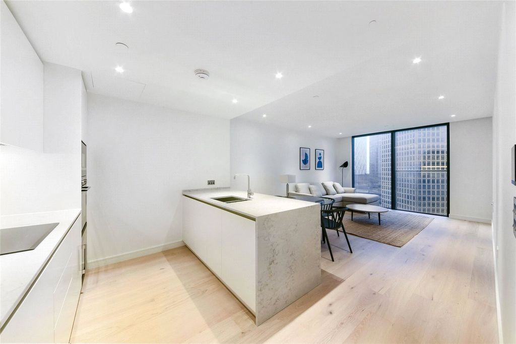 Property photo 3 of 10 Kitchen