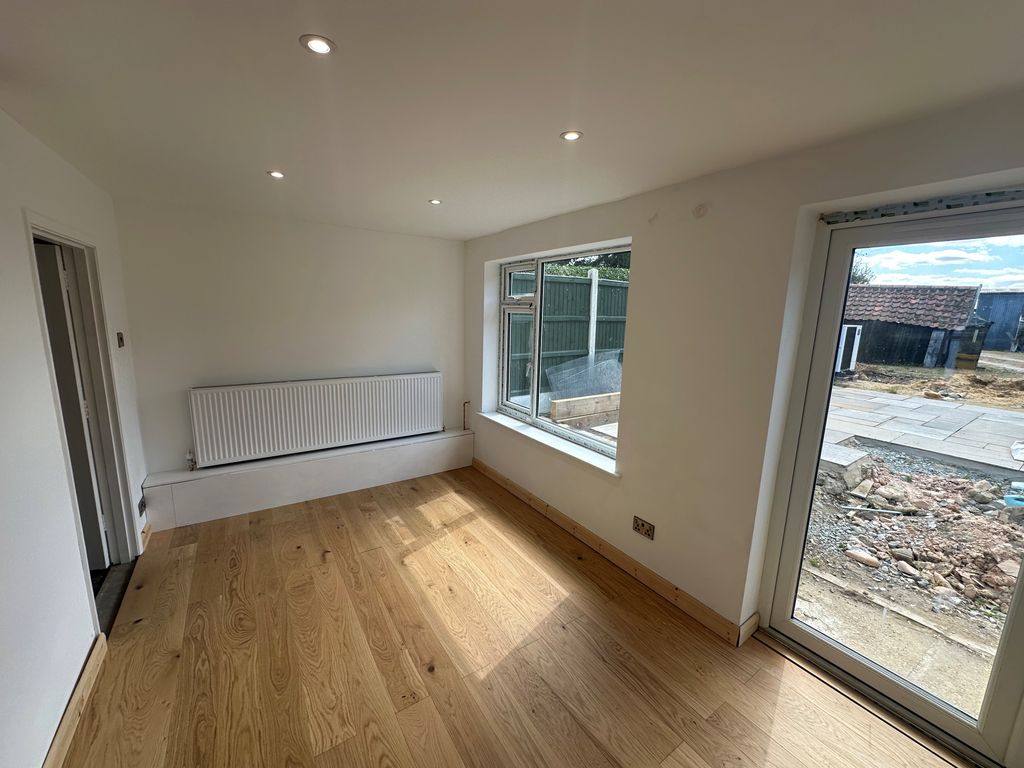 Property photo 3 of 5 Conservatory