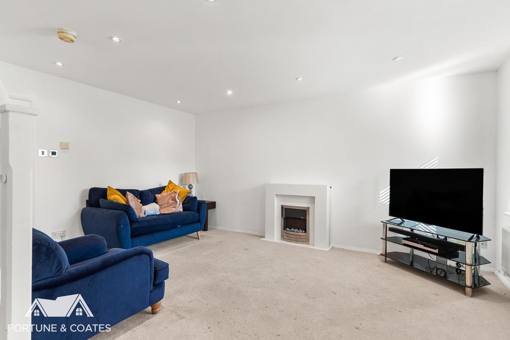 Property photo 3 of 16 Challinor_1.Jpg