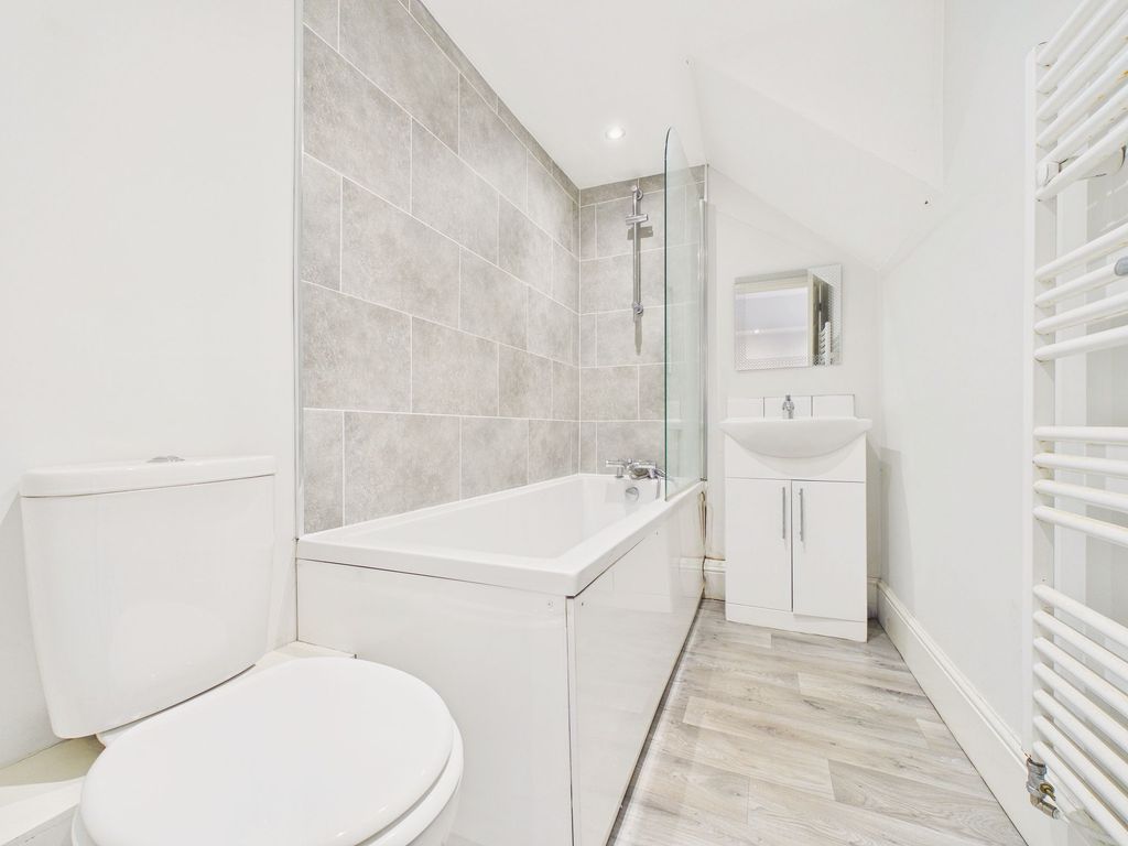 Property photo 3 of 12 Bathroom