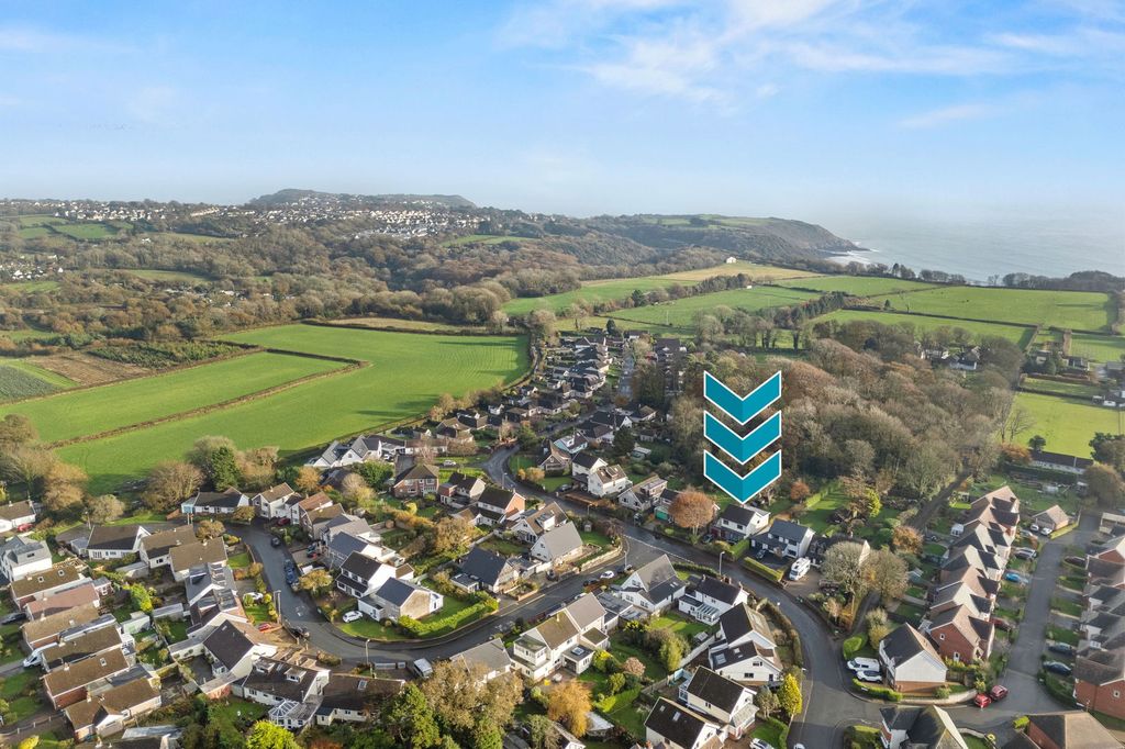 Property photo 2 of 33