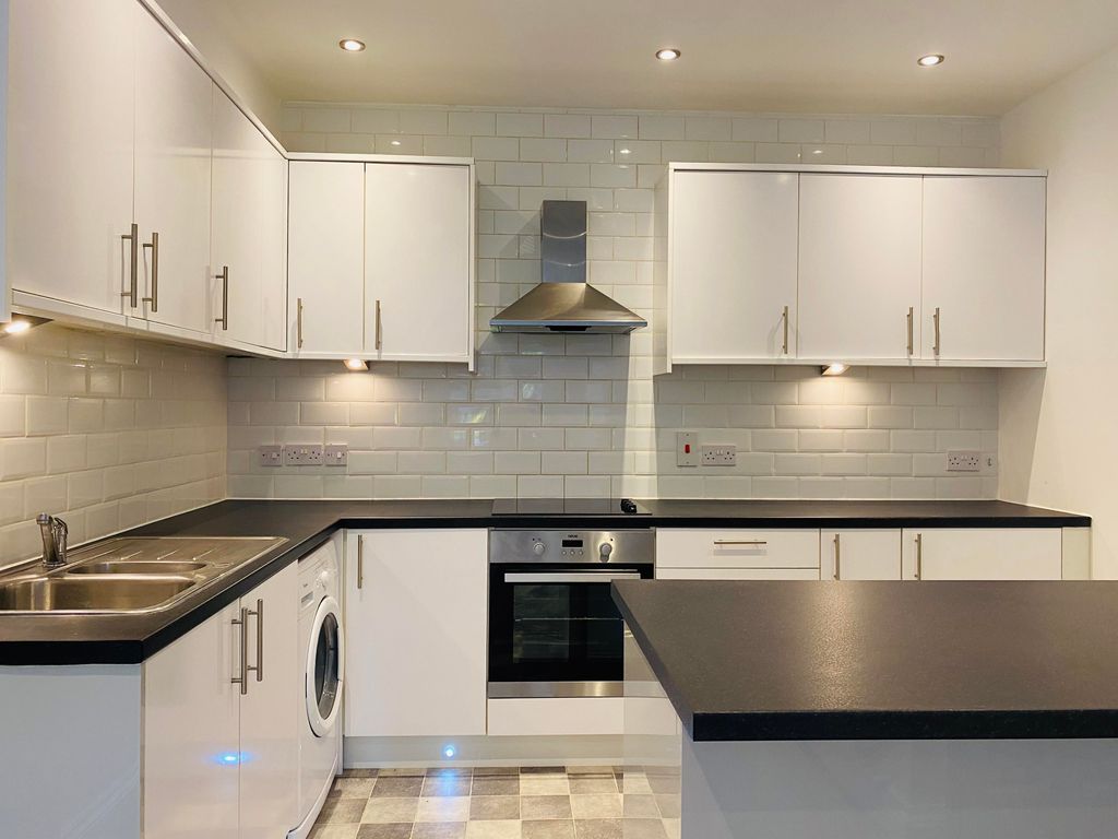 Property photo 2 of 9 Exterior