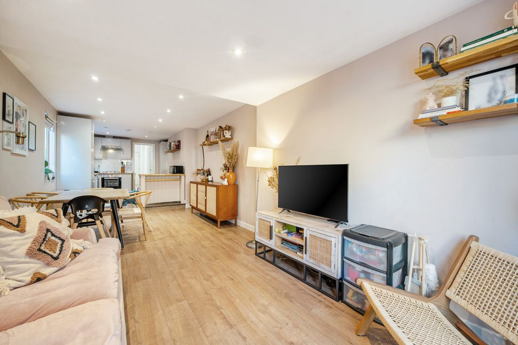 Property photo 1 of 27 Reception Room