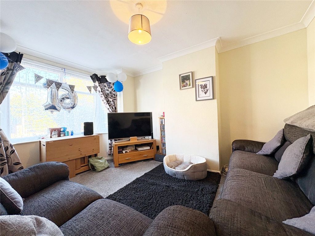 Property photo 2 of 16 Picture No. 15