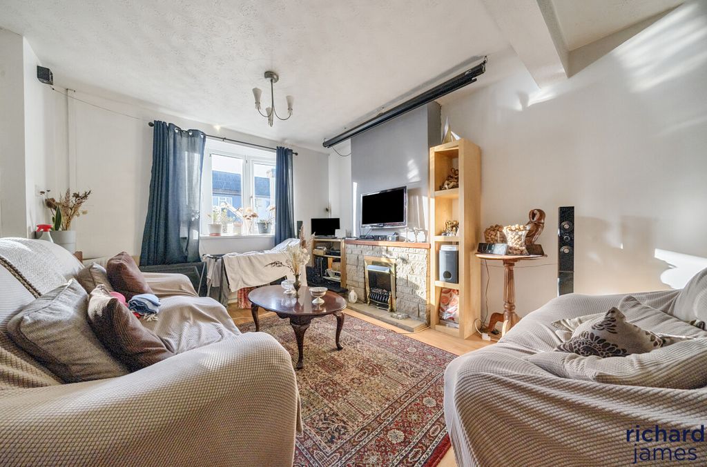 Property photo 3 of 18 32Dff146Bcde47Abbc22029414F38225