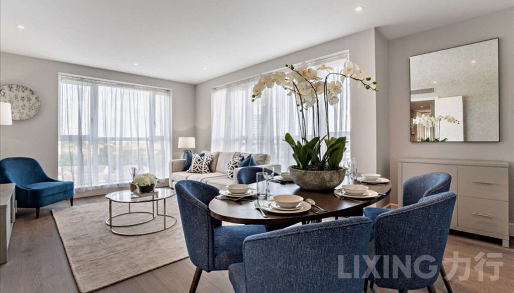 Property photo 2 of 8