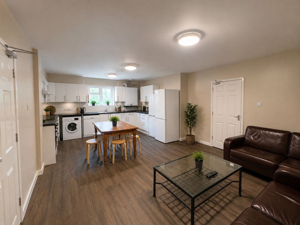 Property photo 1 of 8 Bright And Spacious Open-Plan Living Area...